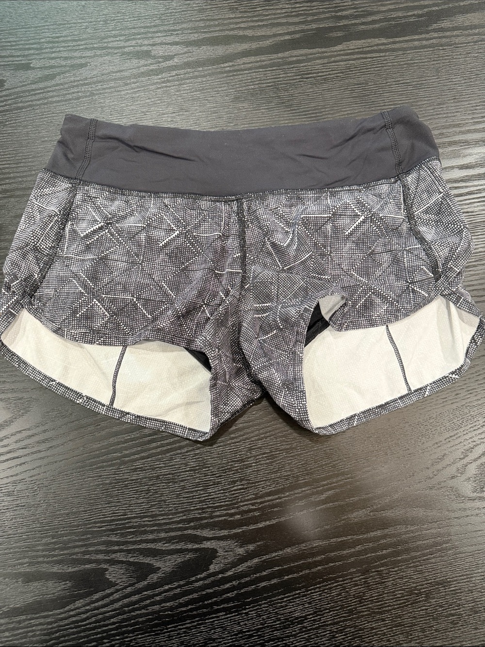 Lululemon Speed Short (4-way Stretch 2.5") Size 4